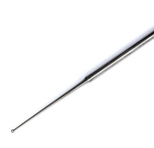 Curette fine dermatologique fenêtrée